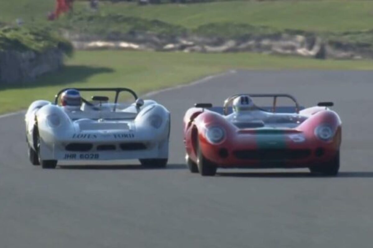 Video – TRACK BATTLE | Lotus 30 vs Lola T70 – Goodwood Revival 2021